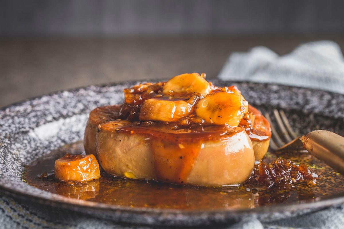Foie gras poêlé et chutney à la banane